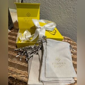 Kendra Scott - Empty magnetic boxes & jewelry dust bags